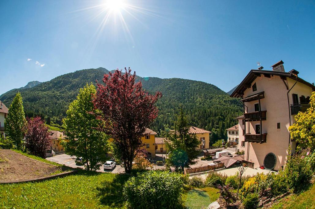 Hotel Carlone Breguzzo المظهر الخارجي الصورة